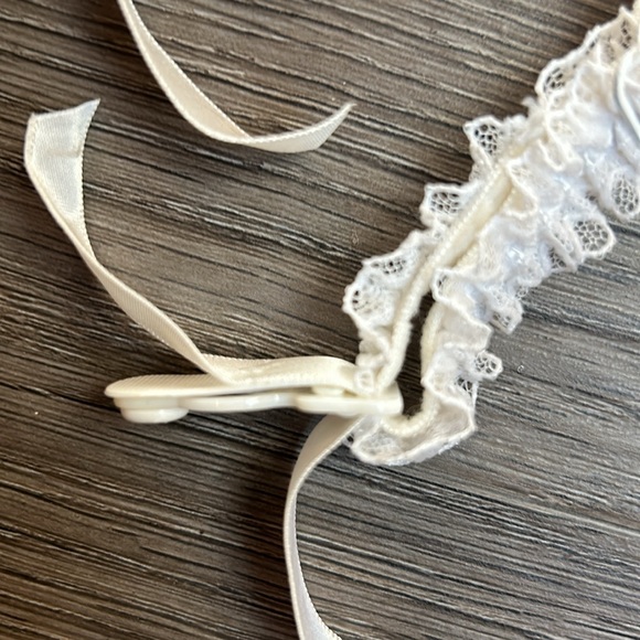 Victoria’s Secret white lace garter belt OS - Picture 3 of 5